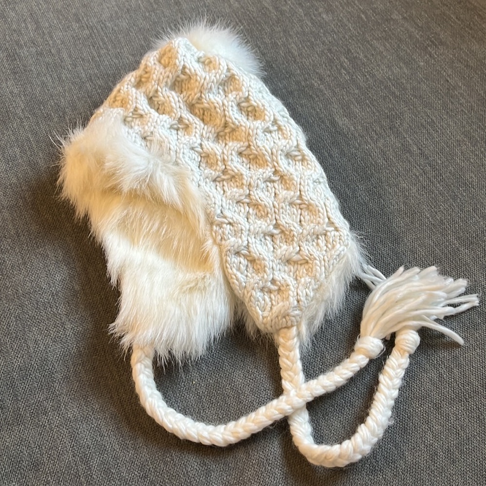 Women's Cable-Knit Wool / crochet Trapper Hat Pom-pom details